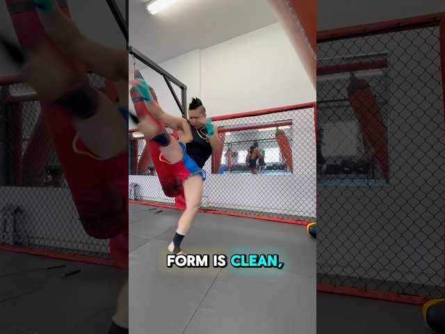 Shadowbox the same way you’d spar, drill, and fight to create good habits. #MuayThai #Fitness