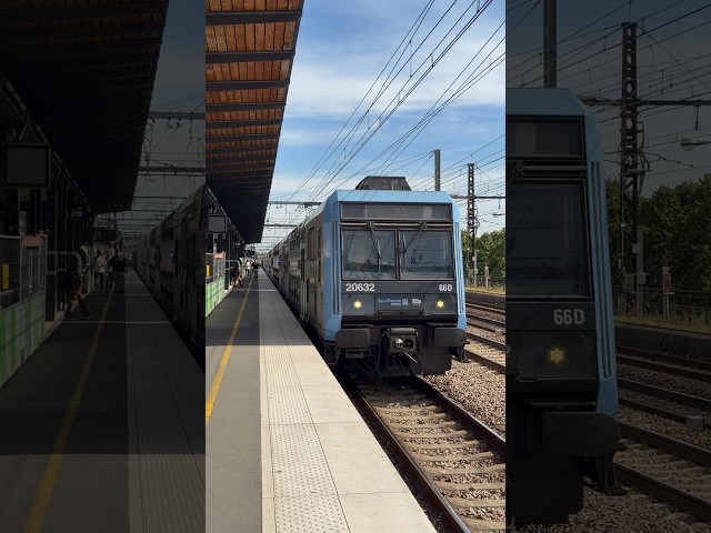 😮 Le contraste est incroyable entre ces deux trains ! #shorts #sncf #rer #z2n #railway #rail