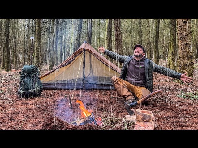 Solo Bushcraft Camping in Heavy Rain (It Actually Helps me Sleep)