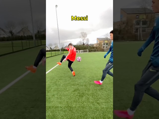 PRO FOOTBALLERS INSANE SKILL BATTLE!!