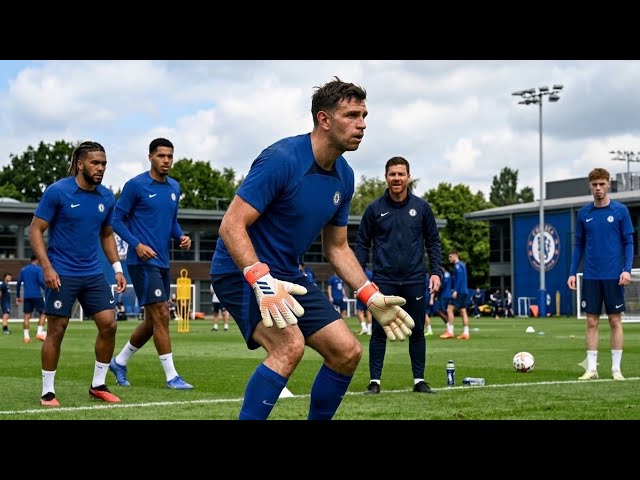 EMI MARTÍNEZ JUST SHOWED CHELSEA WHAT THEY’VE BEEN MISSING! 😱 XABI ALONSO WATCHES ON AT COBHAM