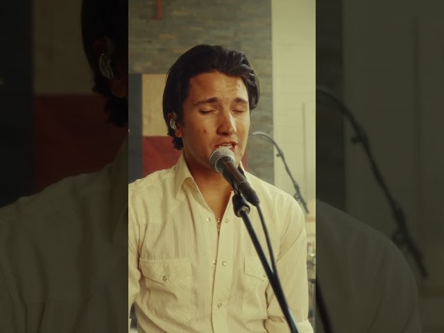 Just watchin’ the bubbles in my beer…#countrymusic #cover #drakemilligan