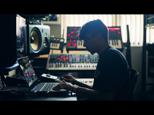 21 Savage Producer Shows You How to Make Beats