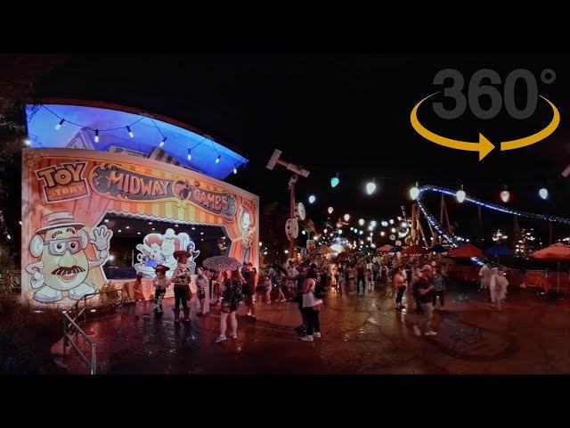 A rainy 360 night at Toy Story Land | Walt Disney World in VR 4K/5K