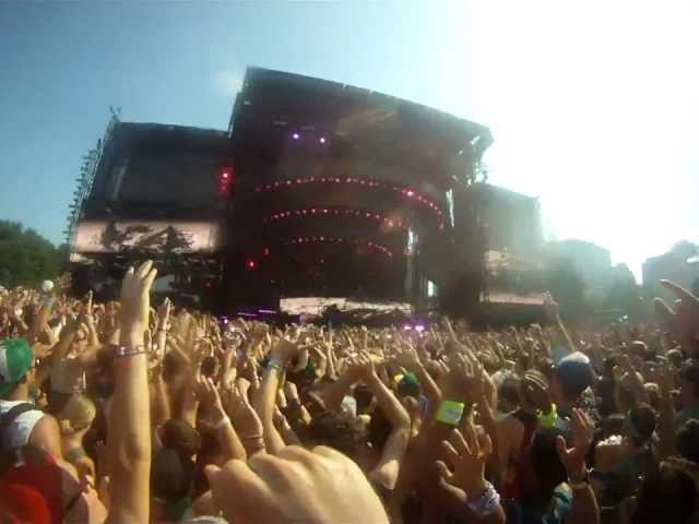 EVERYBODY F--CKING JUMP!!! Zedd, Lollapalooza 2012