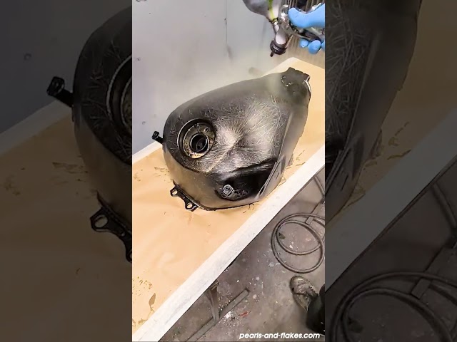 Pintura efecto cristalizado para depósito de moto STARDUST y CANDY DARK LIME 31