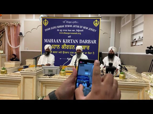 Live Kirtan by Bhai Harcharan Singh Khalsa Hazoori Ragi. Non stop kirtan