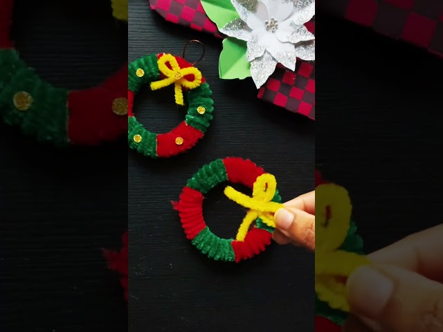 Easy DIY Pipe Cleaner Christmas Wreath! 🎄✨ Mini Holiday Ornament
