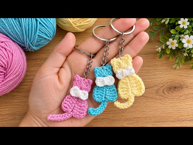Crochet cat-shaped keychain | amigurumi keychain 