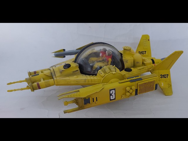 Britains Starguard Stargard - converting and painting a classic 80's toy spacecraft