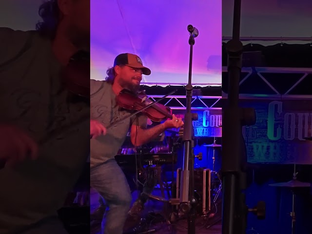 Extraits, Festival Country Dark Whiskey de Chesterville