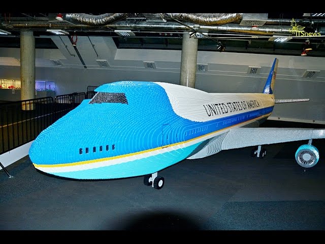 Boeing 747 Air Force One. Montaż silnika. Wystawa klocków Lego. PGE Narodowy.