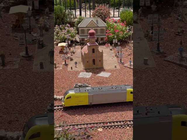 EPCOT Trains!