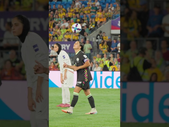 Casually breaking your record for juggling in the middle of a match 🤹‍♀️😏#Matildas #samkerr