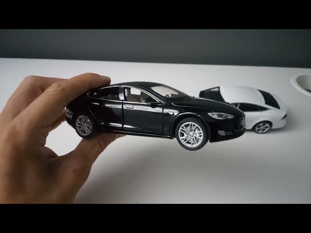 Tesla Model S 100D and Audi A7 1/32 Scale Model Reviews