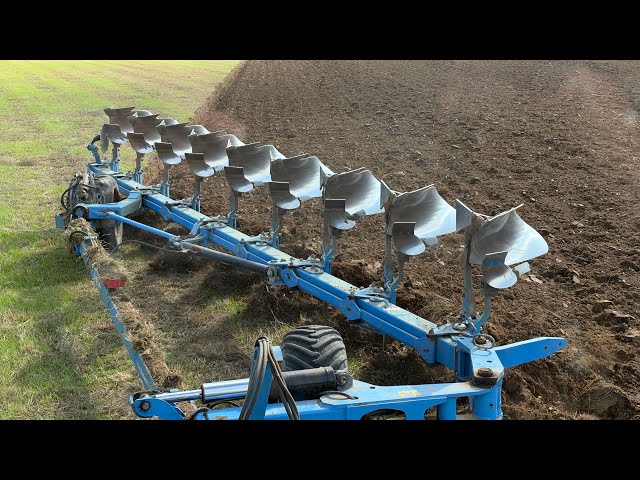 PLOUGHING GRASS LEMKEN DIAMANT11