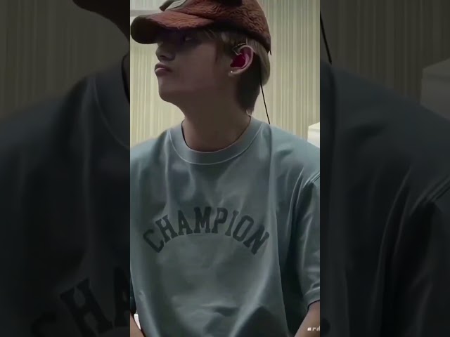 why V is so hot ? #btsshorts #btsv #btsvhotedits #tae #taehyunghotedits  #taehyungimpact #kimtae