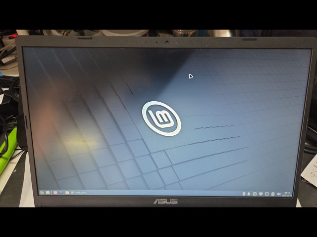 Service laptop and install Linux Mint