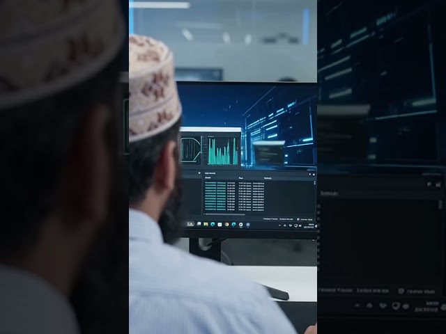 Two screens show one time Multitasking