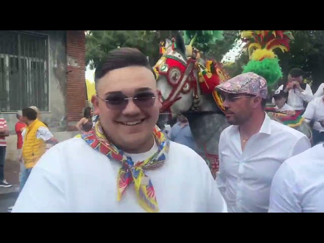 Adrano. La sfilata dei carretti siciliani