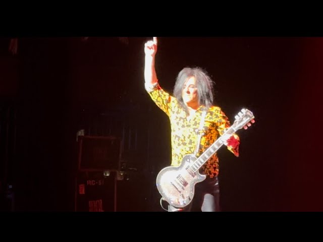 Billy idol “ Eyes Without A Face” live version of the breakdown portion of song