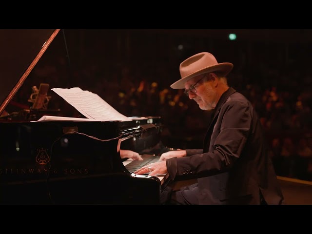 Ludovico Einaudi - Experience (Live at The Royal Albert Hall)