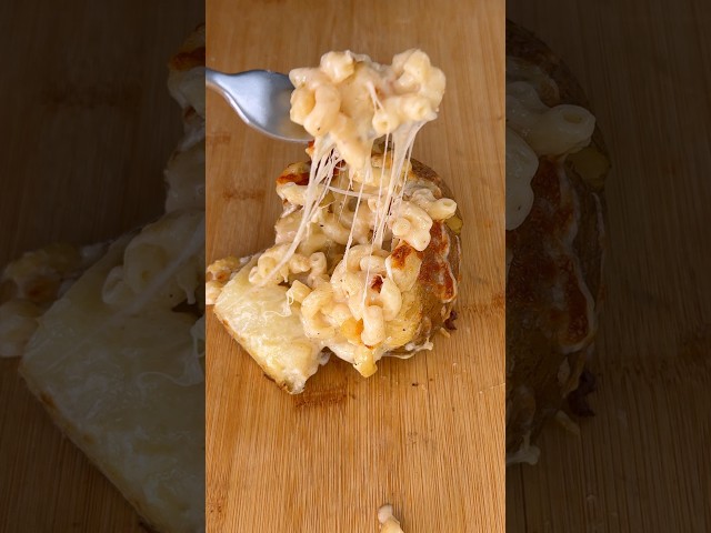 Macaroni & Cheese Baked Potato!