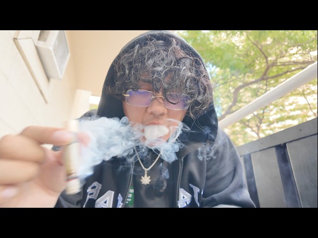 Chiefing an Absolute Fattie In Hawaii