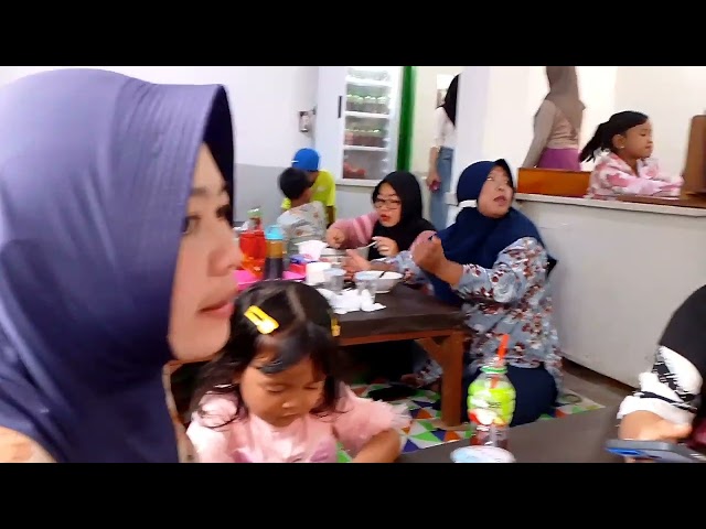 Sore sore makan bakso#@aviqachannel