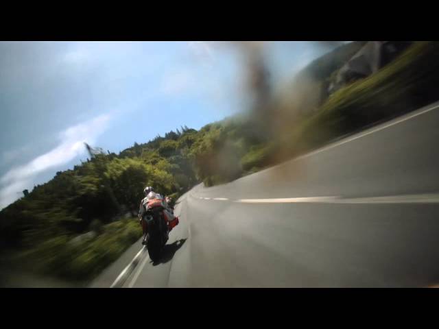 TT 2013 - Supersport Race 2 - Michael Dunlop vs John McGuinness