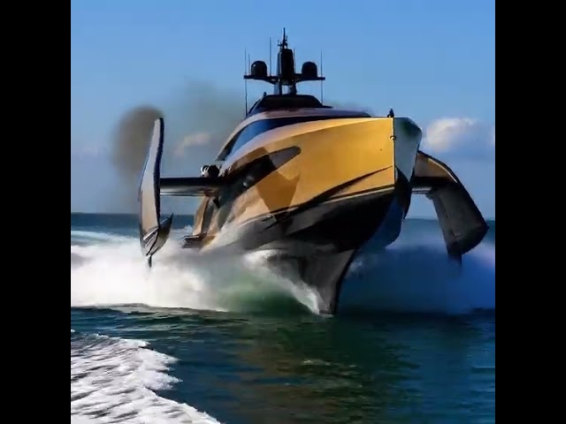 Trimaran speeding