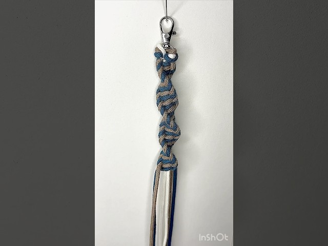 Two-tone twist on the classic square knot! #macrame #diycrafts #fiberart #boho #macrametutorial