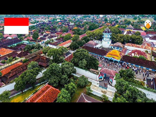 Surakarta, Indonesia🇮🇩 The Most Authentic Royal City in Java (4K HDR)