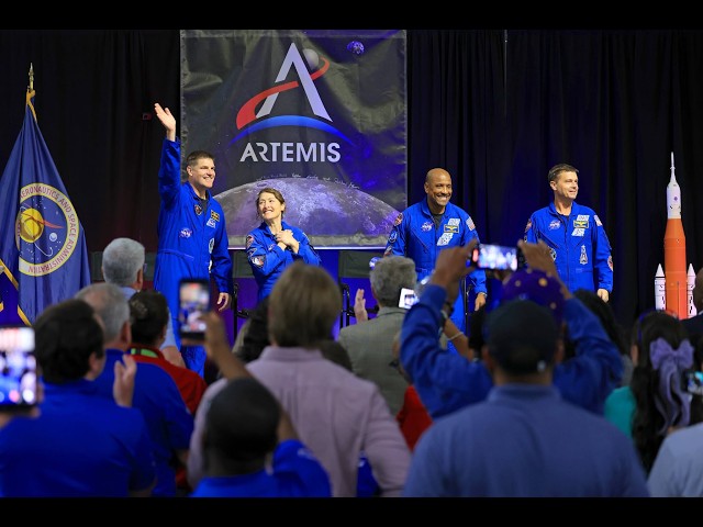 Artemis II Crew Visits NASA's Michoud Assembly Facility