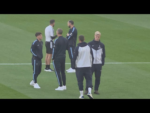 THE TOTTENHAM HOTSPUR SQUAD AT ANFIELD: Pre-Match: Liverpool v Spurs