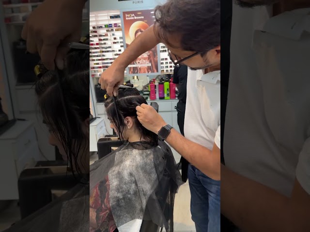 Short length layered Haircut 💇‍♀️ part 1 #hairstyle  #haircut  #shorthaircut  #roundlayers