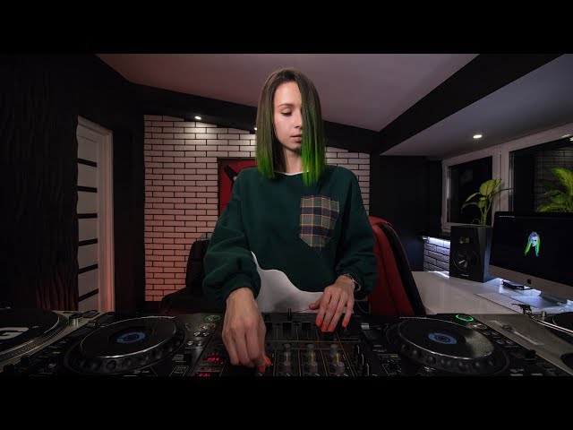 Miss Monique - MiMo Weekly Podcast #006 [Progressive Music]