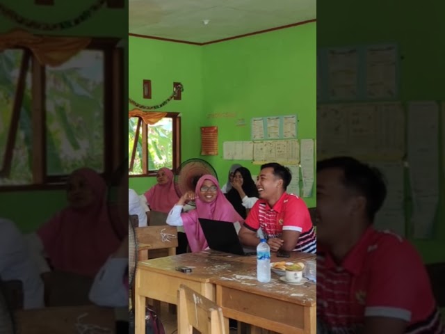 Jangan lupa untuk tertawa ✌️