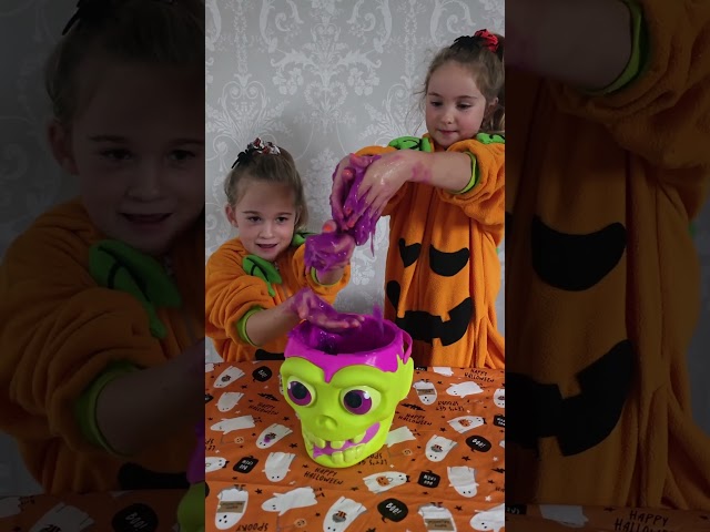 Halloween SLIME!! #toytestingtwins #toytesting #halloween #halloweentoys #twinssisters
