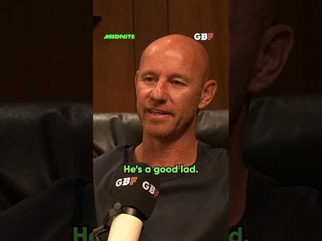 Scholes picks PERFECT teammate to live with! 🏡