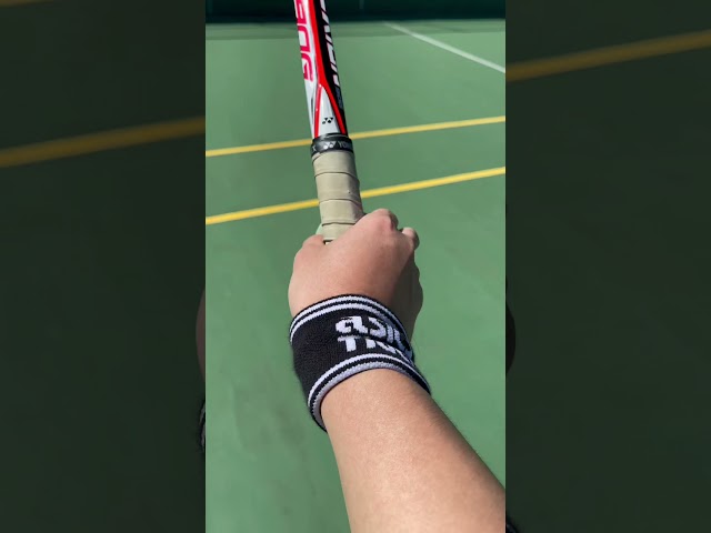 軟網打牆練習 Asics Tiger 護腕與 Yonex  Nexiga 90G 我在台大天氣晴