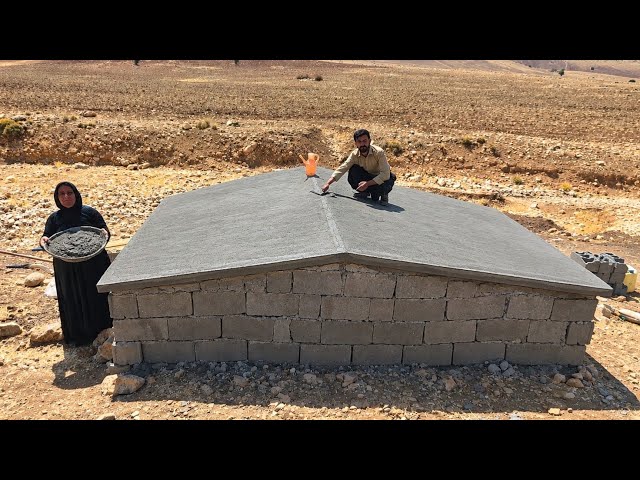 🏠🔥 A kind man came to Grandma's aid! Cementing the roof of the mountain house ⛰️❤️