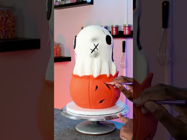Making an evil ghost cake #shorts