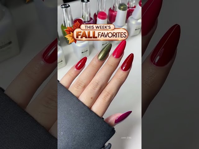 All your signature Fall & Holiday shades are right here! 😝🍂🎄