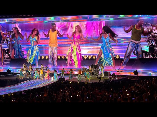 Dai Dai @Shakira  and @BurnaBoy at Barclays Center July 20, 2026