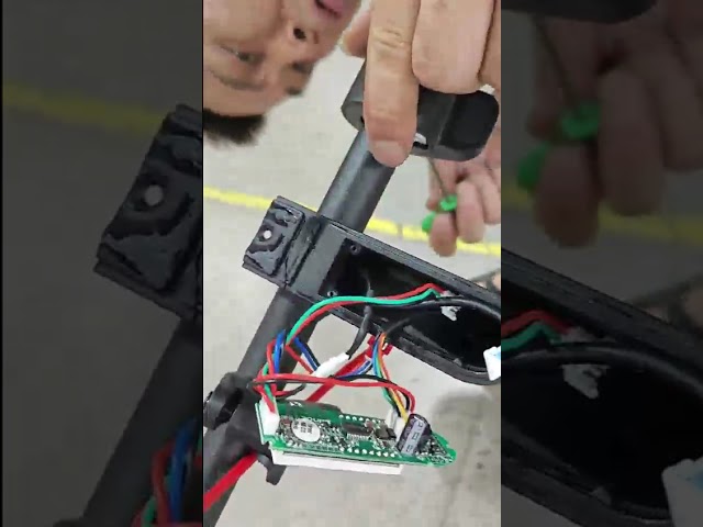 How to replace the throttle on Sunnigoo N7PRO? View video tutorial