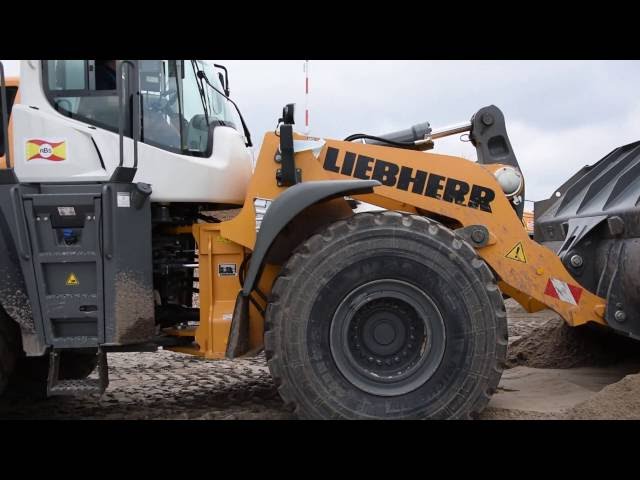 Liebherr - Trois chargeuses sur pneus L 566 Xpower pour le manutention