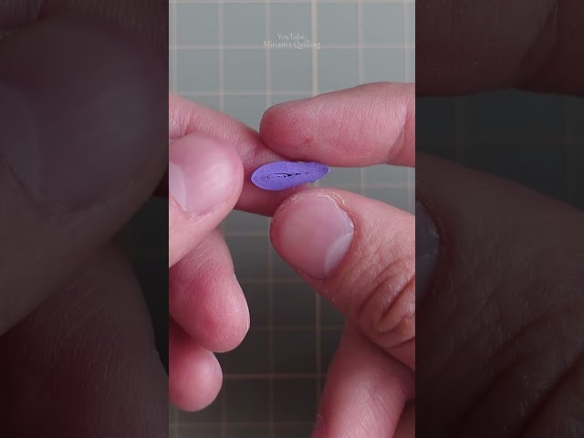 I made 138 petals for this quilling flower!