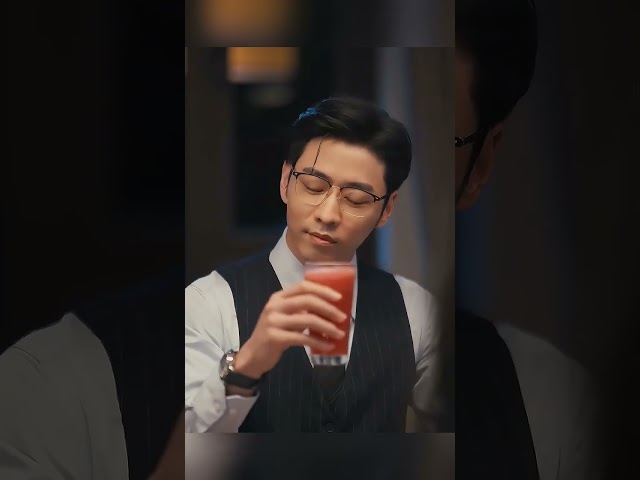 Drinking the watermelon juice personally made by her, cheating scumbags can go straight to hell.😎😎😎