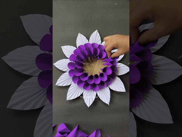 Superb DIY paper flower hanging decor 😍❤️ #diy #papercraft #walldecor #ytshorts